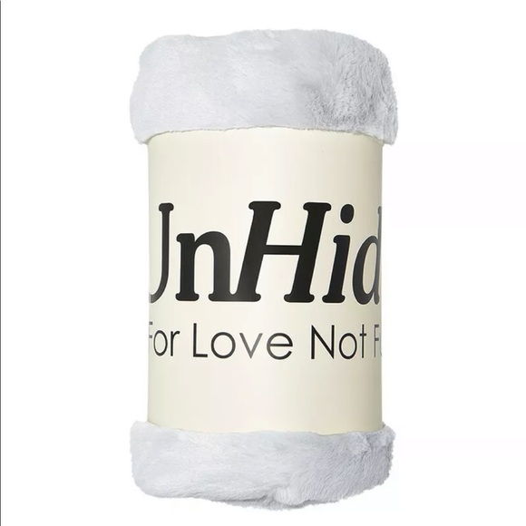 UnHide Other - UnHide Lil' Marshmallow Silver Faux Fur Blanket